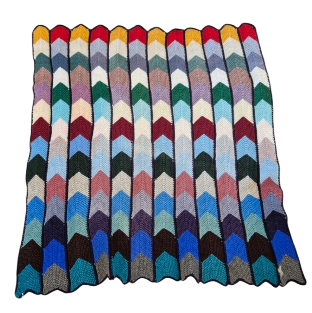 Handmade Chevron Pattern Throw Blanket 40" X 36"